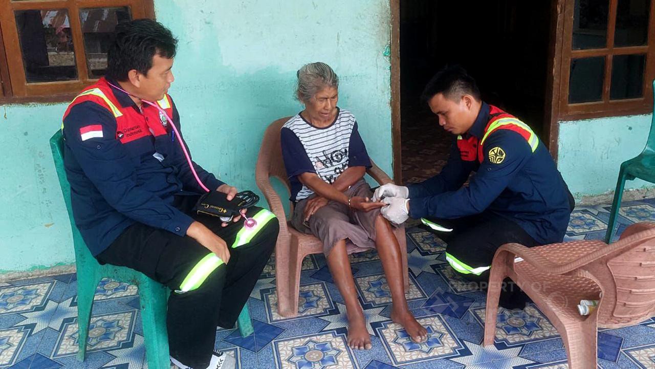Peduli Korban Gempa NTT, Tim ERG PT Timah Beri Layanan Kesehatan Gratis untuk 151 Warga