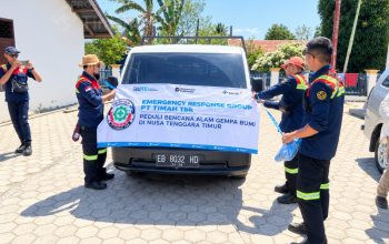 Tim ERG PT Timah Salurkan Sembako dan Tikar untuk Warga Terdampak Bencana Nagekeo