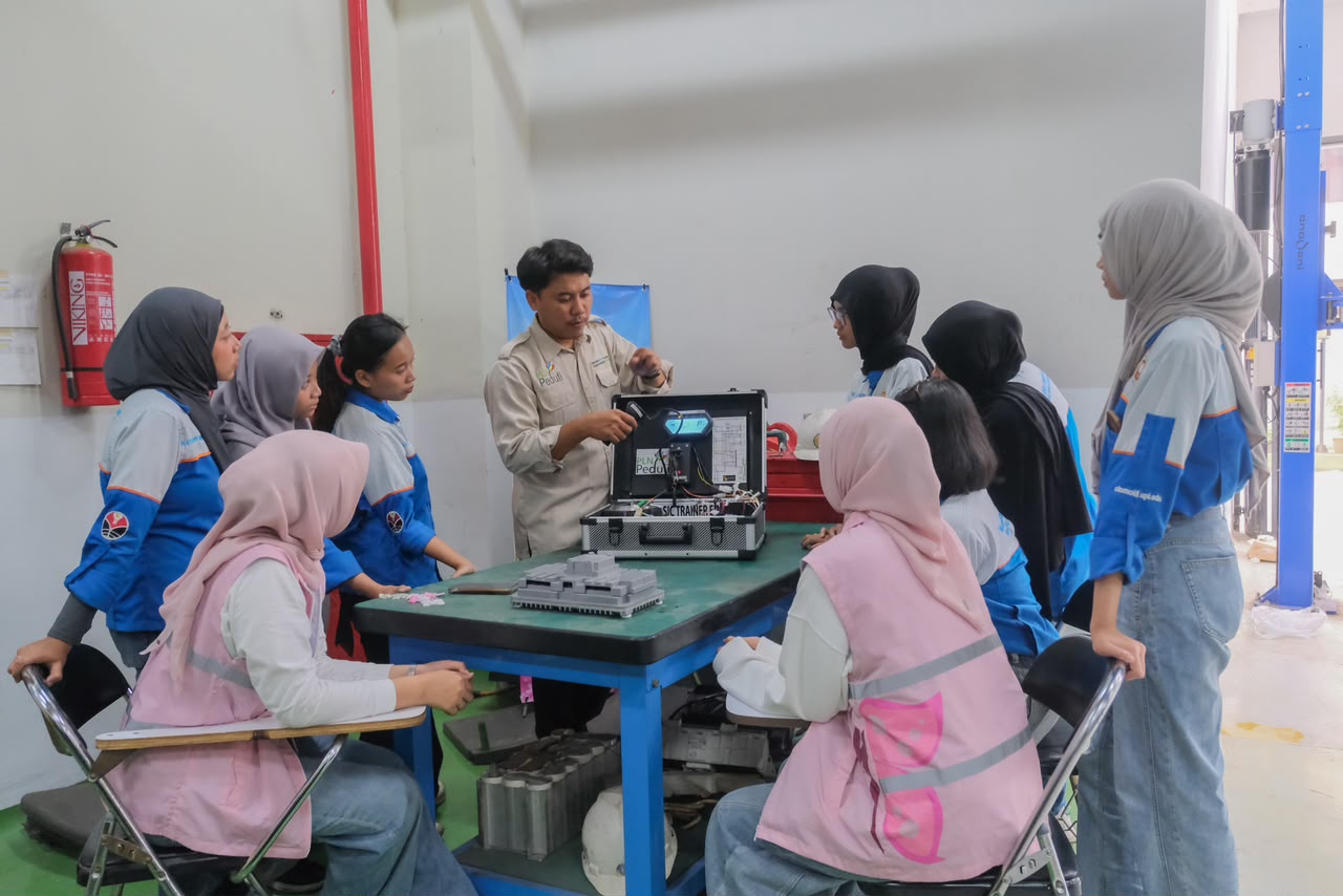 Srikandi PLN Jangkau 1.422 Pelajar, Kenalkan Dunia Energi