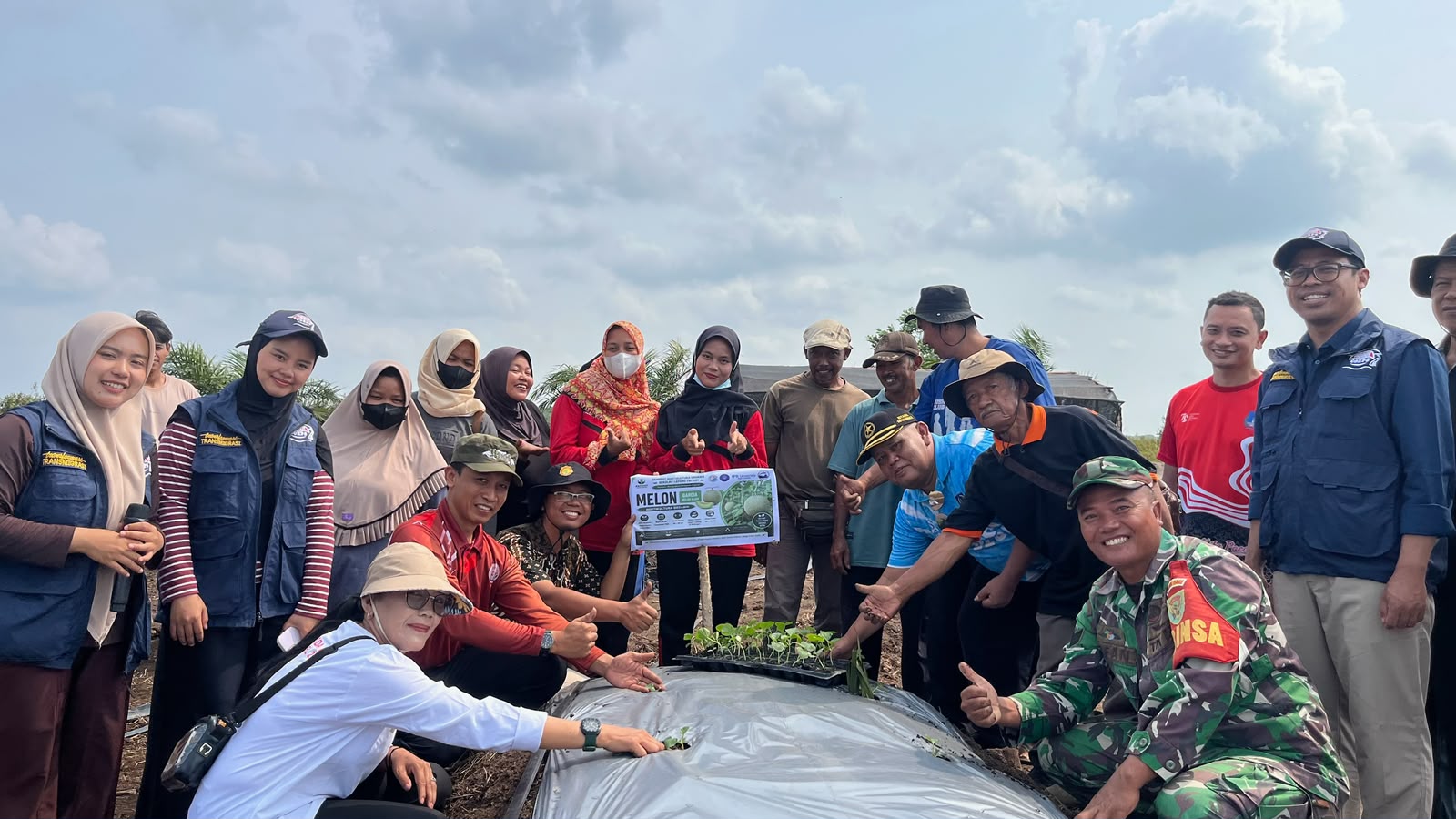 Menuju Pertanian Organik, Tim Ekspedisi Patriot Ajak Petani Batu Betumpang Praktik Langsung di Lahan