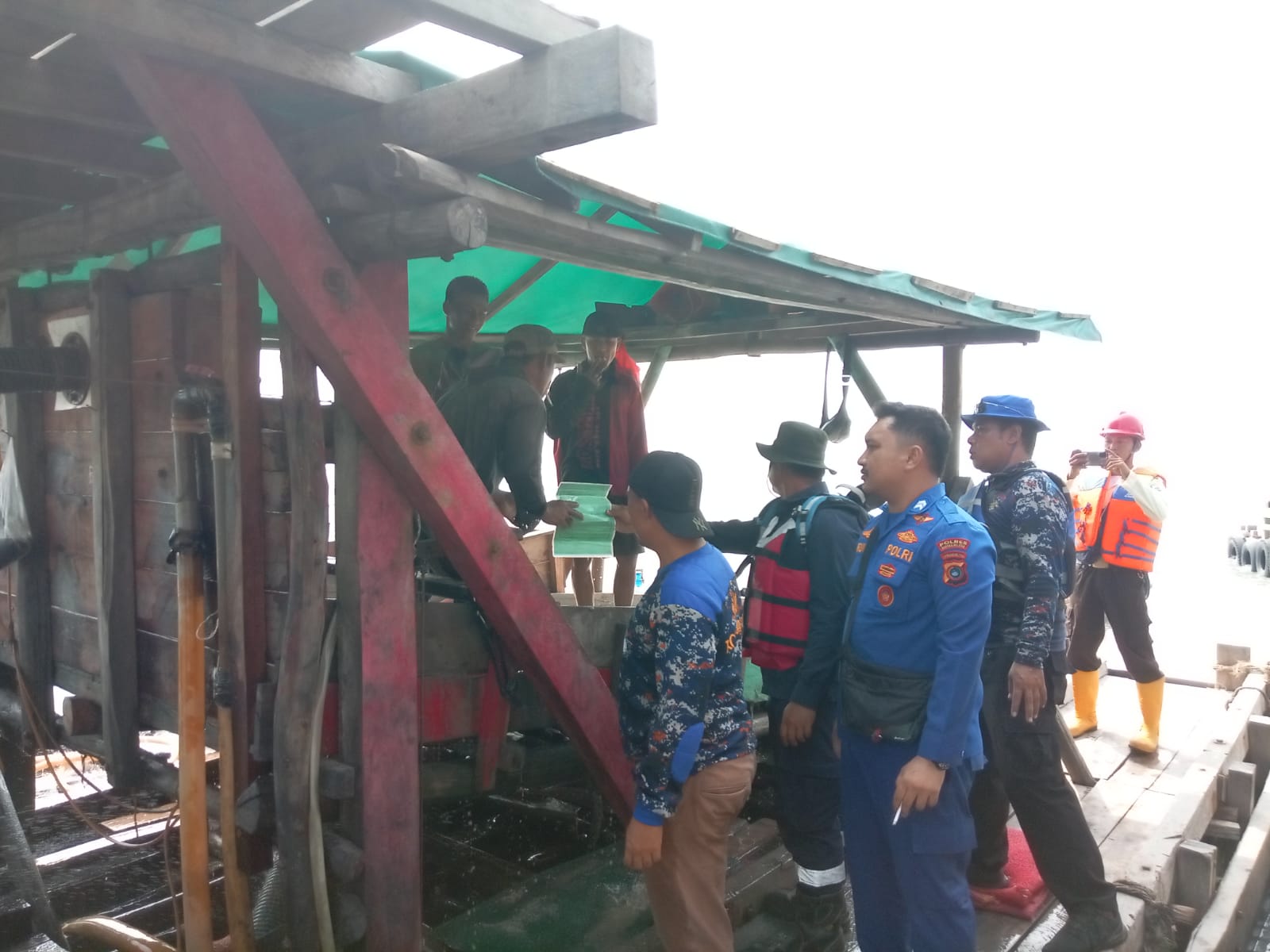 Polairud Polres Bangka Selatan Turun ke Laut Sukadamai, 70 Ponton Tower Beroperasi, Cuma 12 Berizin