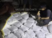 *TRI CAKTI BERHASIL GAGALKAN PENYELUNDUPAN 1,5 TON PASIR TIMAH KERING DI PANGKALPINANG*