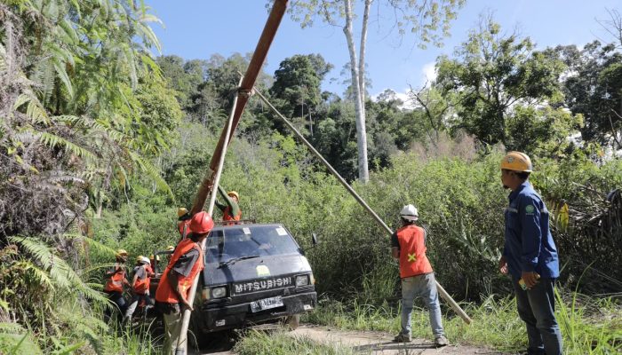 Listrik PLN Akhirnya Menyala 24 Jam, Cita-Cita Anak Desa Patialo Kian Terbuka