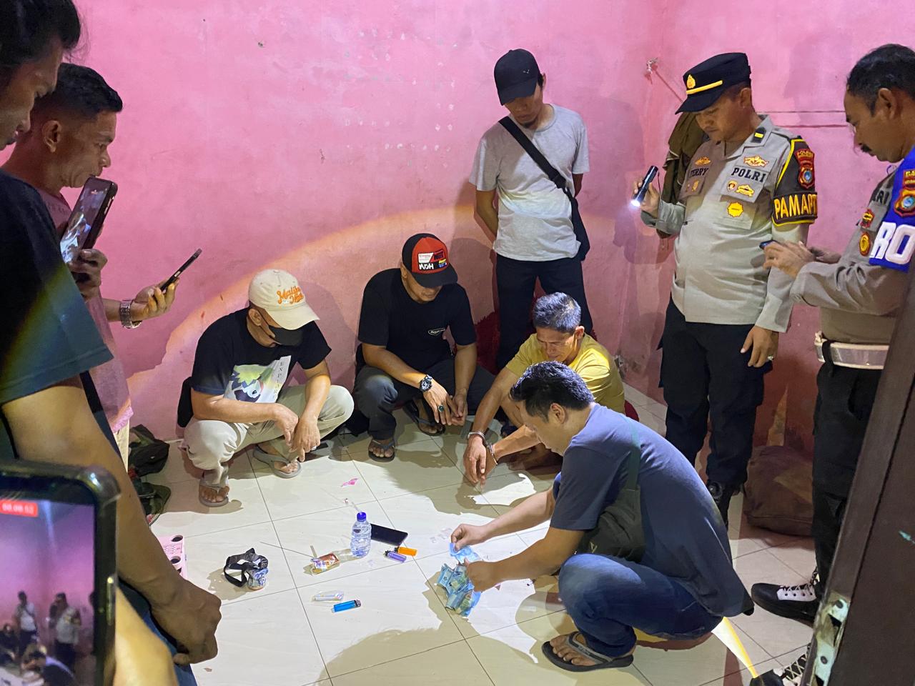 Polisi Gerebek Kontrakan Iwansah di Payak Ubi Toboali, 12 Paket Sabu 6,07 Gram Diamankan