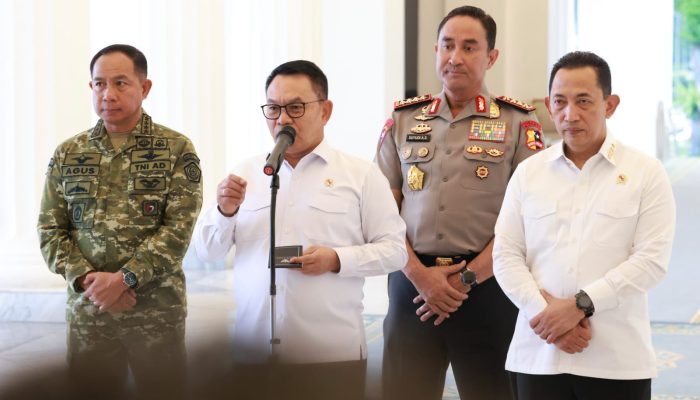 Arahan Prabowo : Penanganan Karhutla Harus Masif, Operasi Udara dan Personel Harus Diperkuat