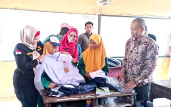 Pemkab Bangka Selatan Salurkan 304 Paket Perlengkapan Sekolah Gratis di SMPN 1 Toboali